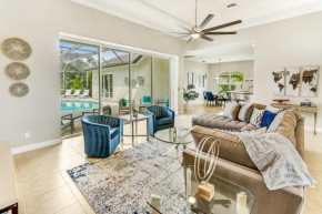Modern home w screened pool, hot tub, & comm amenities!